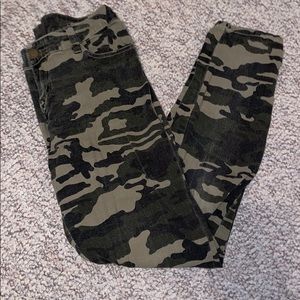 Camo stretch pants size small